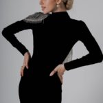 Замовити онлайн чорна жіноча сукня з бахромою та відкритою спиною (розмір 42-48)