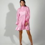 Купити рожеву сукню оверсайз із шовкової органзи (розмір 42-48) для жінок дешево