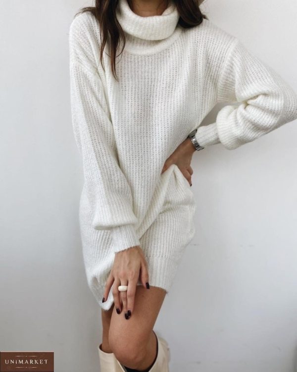 Приобрести на новый год женское вязаное платье-свитер белого цвета