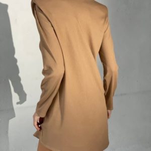 Купити бежеву жіночу трикотажну сукню з плічками (розмір 42-52) в Україні