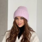 купить женскую шапку на зиму из ангорской шерсти розового цвета по низкой цене