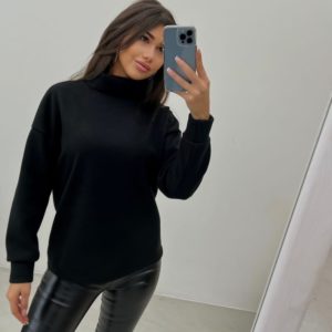 Замовити за низькими цінами чорний вільний светр з ангори (розмір 42-48) для жінок
