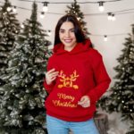 Купити червоний жіночий різдвяний батник з оленями в Україні