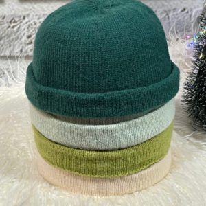 Замовити недорого зелену, м'ятну, беж в'язану біні шапку для жінок