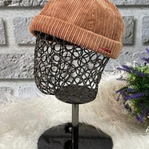 Заказать выгодно бежевую шапку бини из микровельвета для женщин
