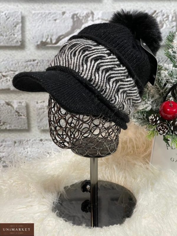 Купить вязаную шапку с козырьком черную женскую по скидке