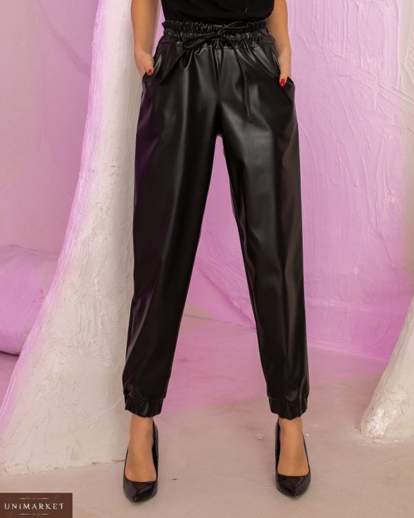 Придбати чорного кольору жіночі штани джоггери з еко шкіри (розмір 42-56) дешево