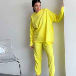 Заказать желтый женский спортивный костюм со спущенным рукавом (размер 42-48) недорого