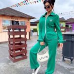 Приобрести онлайн зеленый прогулочный костюм на змейке для женщин