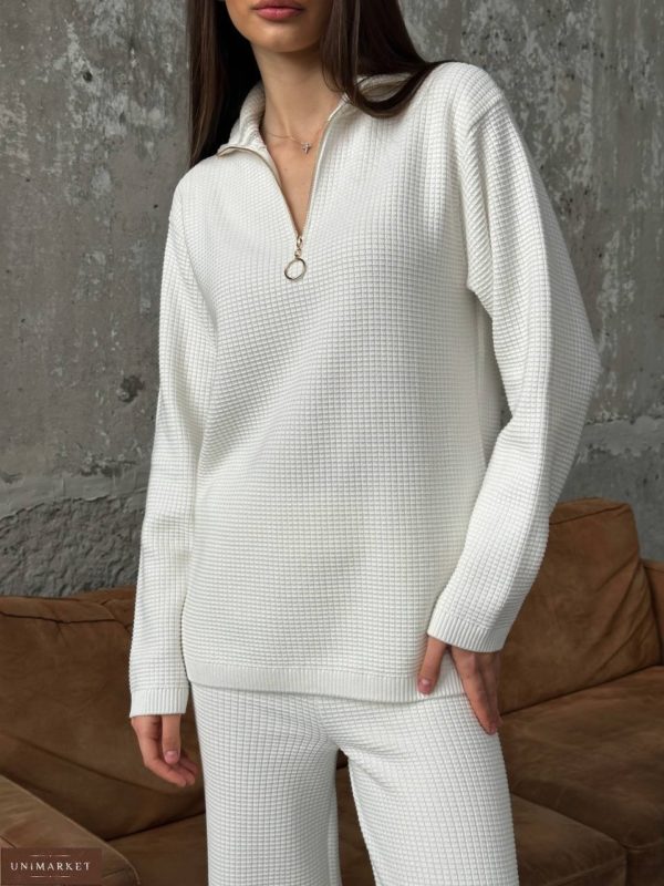 Купити вигідно білий жіночий Структурний костюм зі змійкою