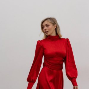 Купить женское Шелковое платье с открытой спиной красное онлайн