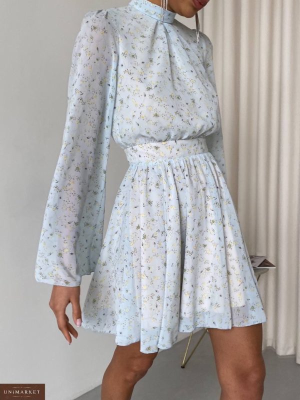 Заказать онлайн женское Шифоновое платье в цветочный принт голубого цвета