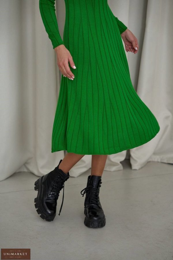 Купити вигідно зелену Трикотажну сукню з розкльошеною спідницею жіночу зі знижкою