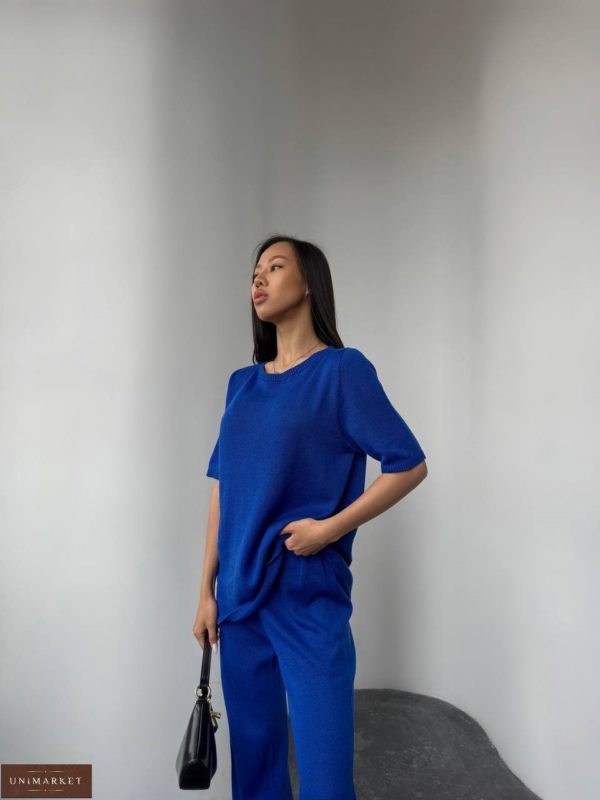 Заказать онлайн Бесшовный вязаный костюм (размер 42-48) цвета электрик для женщин