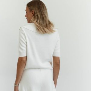 Купить по низким ценам белый женский Трикотажный костюм с шортами (размер 40-48)