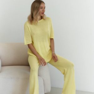 Купити в Україні жіночий жовтий Безшовний в'язаний костюм (розмір 42-48)