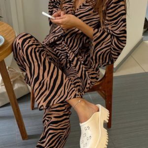 Купить коричневый зебра Принтованный льняной костюм женский на лето онлайн