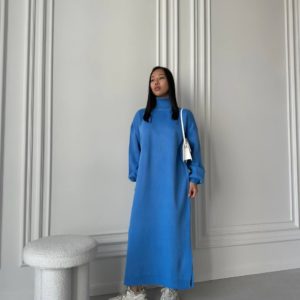Купить голубое женское Вязаное платье оверсайз на зиму дешево
