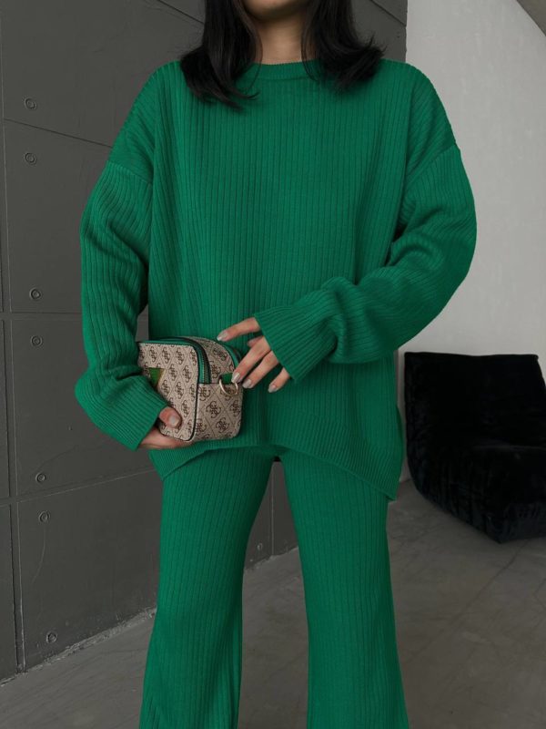 Купить женский вязанный костюм светлый хорошего качества в рубчик с широкими штанами палаццо недорогой в Украине зеленый