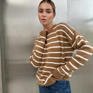 Купить женский полосатый свитер хорошего качества не дорогой в Украине коричневый