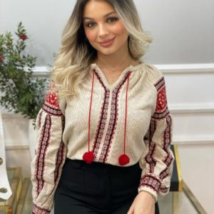 Заказать Купить женскую вышиванку хорошего ткачества по оптимальной цене недорогую светлую удлиненную в Украине