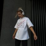 Заказать женскую базовую катоновую футболку с рисунком белого цвета хорошего качества по оптимальной цене недорогую в Украине Украина