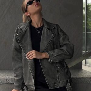 Купить женскую куртку косуху в стиле винтаж серого цвета по оптимальной цене недорогую хорошего качества из экокожи в Украине Украина