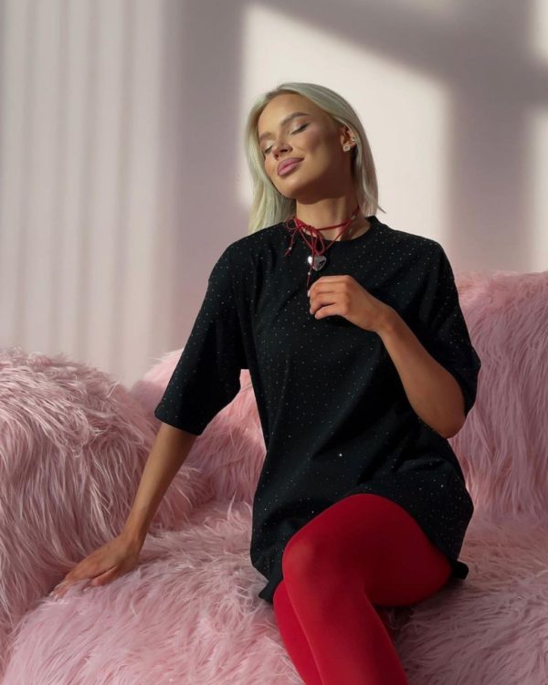 Заказать Купить женскую футболку со стразами блеслящую хорошего качества по оптимальной цене котоновую котон черного белого розового серого цвета светлую темную тренд 2024 в Украине Украина